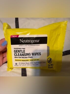Neutrogena Gentle Cleansing Wipes
